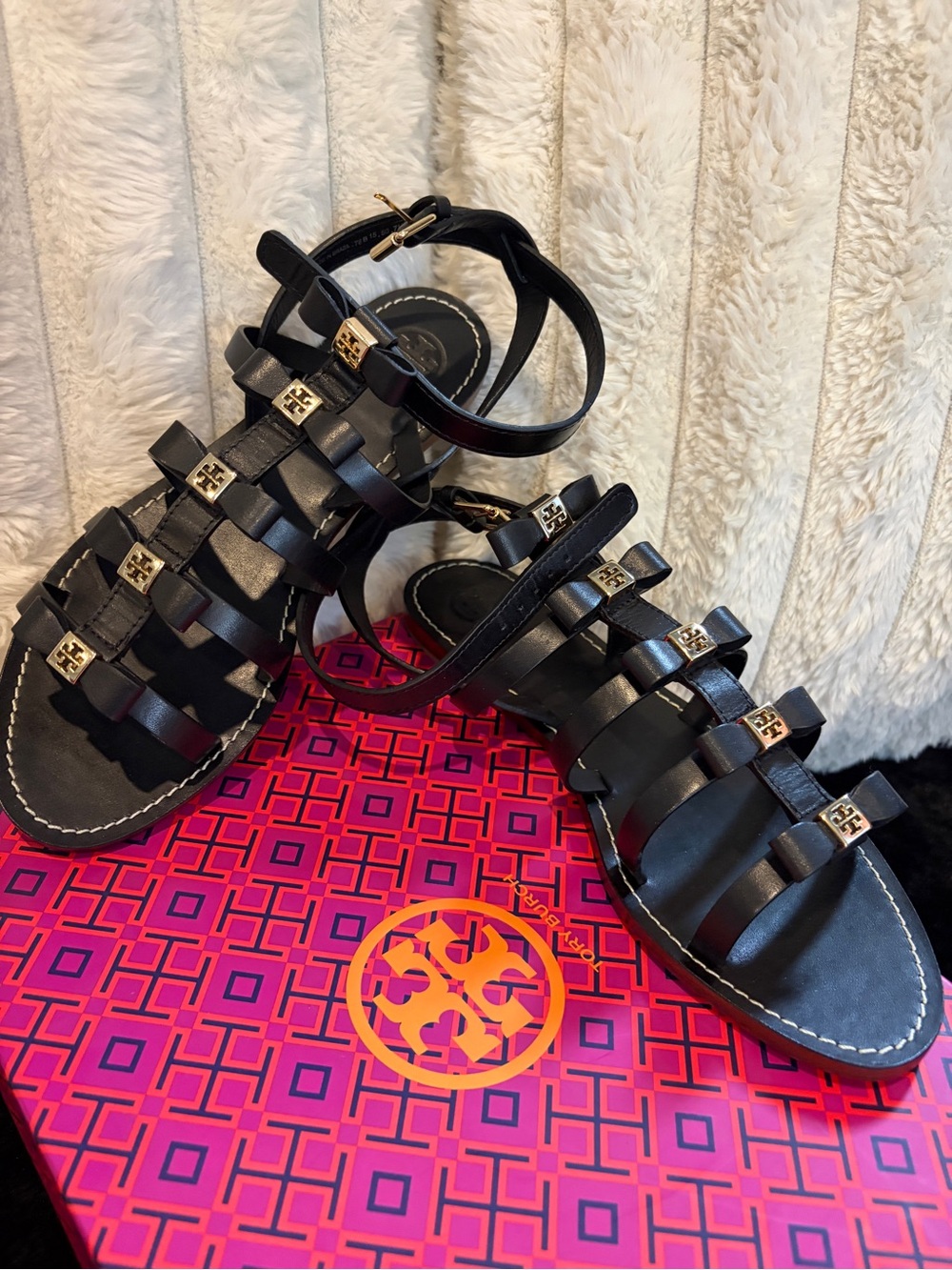 Tory Burch Kira Bow Gladiator Sandals – Black/Gold – Size 7.5 – Original Box